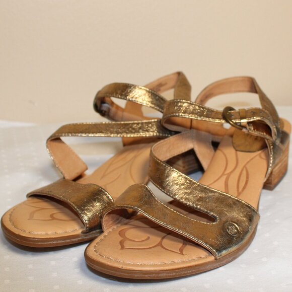 Born Gold metallic leather heeled sandals size 10 - Picture 1 of 4
